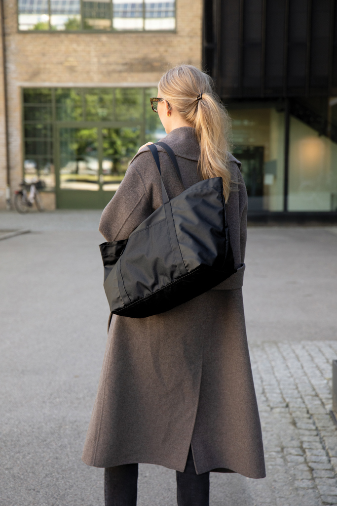 VINGA Livorno Maxi-Tasche aus GRS recyceltem Polyester