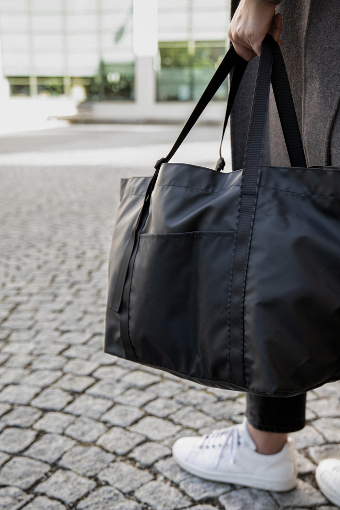 VINGA Livorno Maxi-Tasche aus GRS recyceltem Polyester
