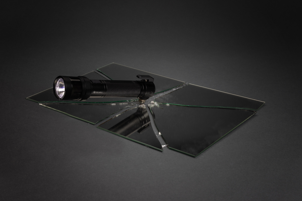 Gear X Hochleistungs-Auto-Leuchte aus RCS recyceltem Alu